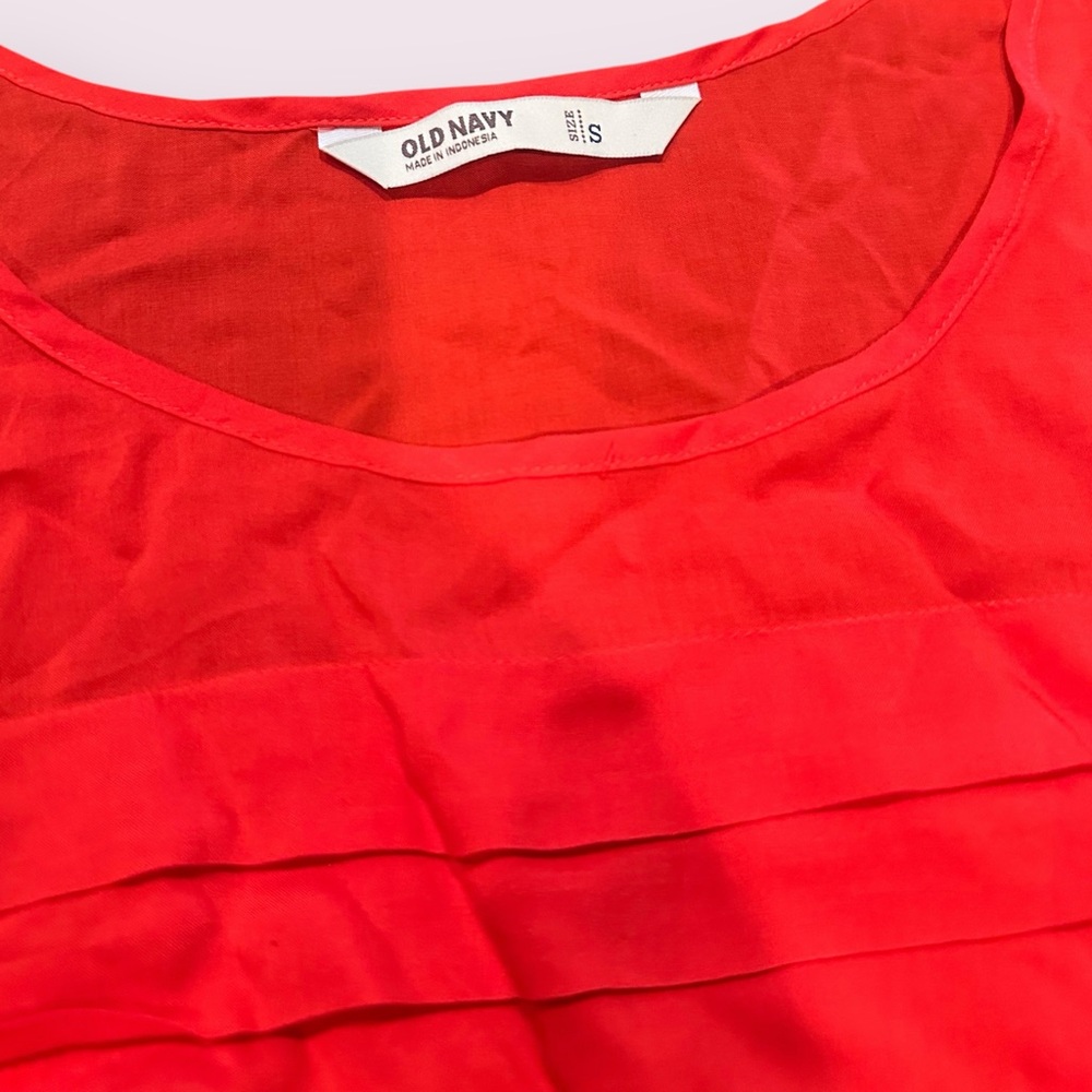 Old Navy Scarlet Red Sleeveless Blouse With Layered Fabric Detail - Picture 3 of 7